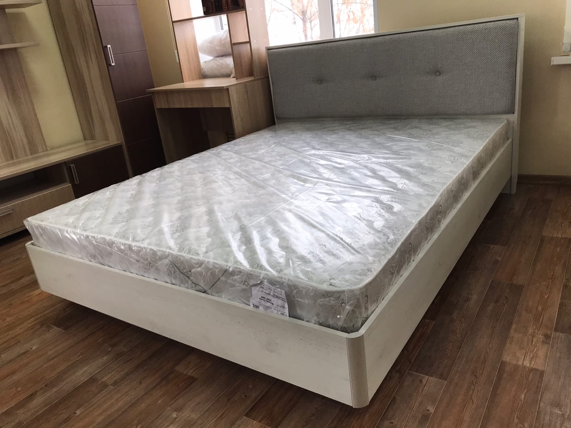 Кровати продам двуспальные в Ташкенте. Продаем  - фотография