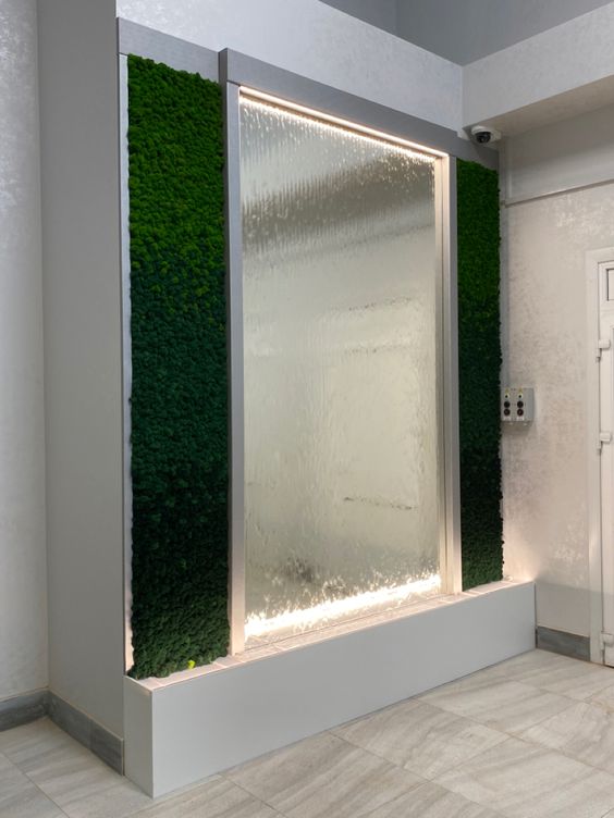 Водопад по стеклу декоративный для интерьера, водно-пузырьковые панели, водяные панели - фотография