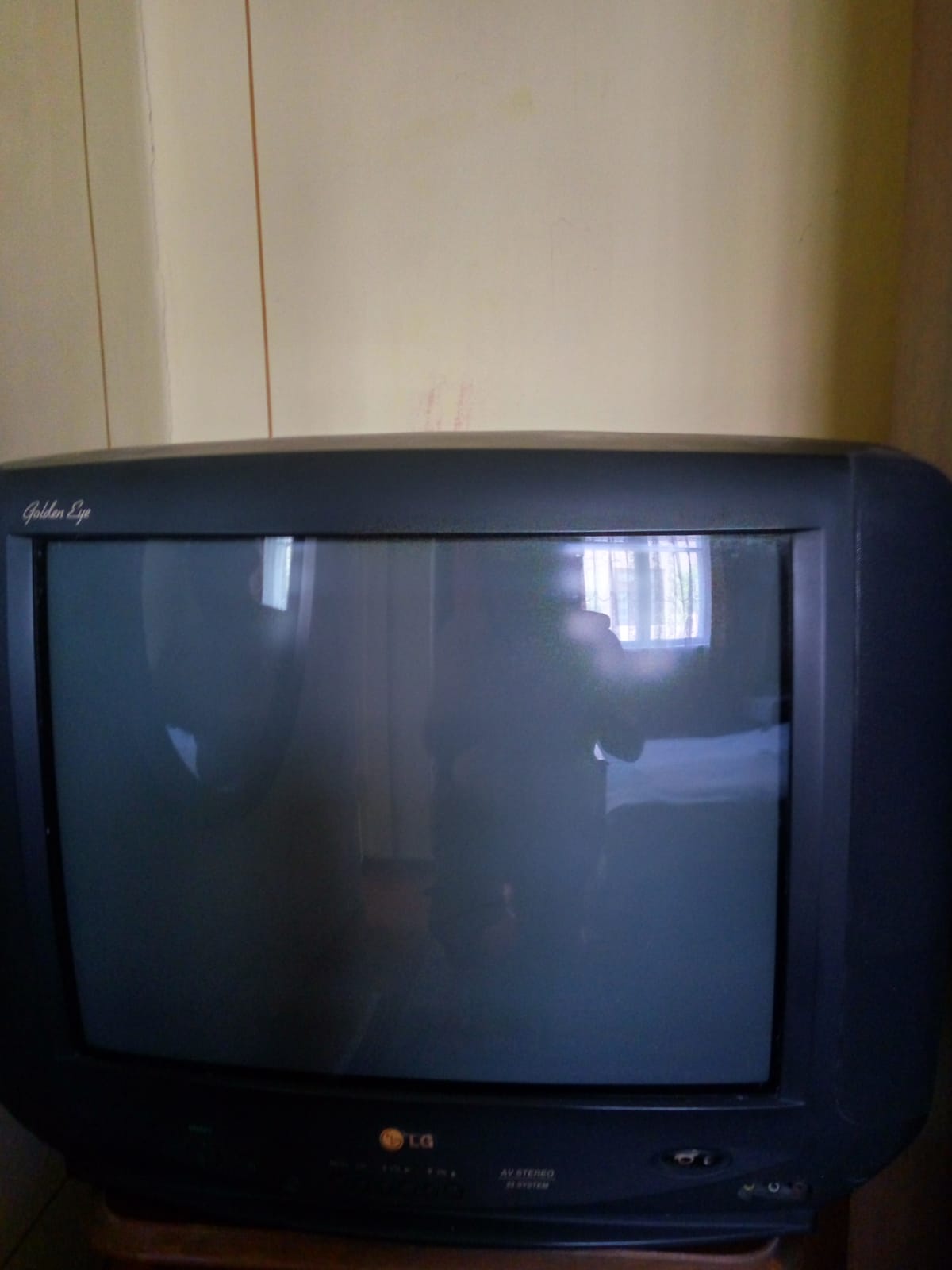 Куплю телевизор ташкент. Цветной телевизор. Телевизоры в Ташкенте. Телевизор по диагонали. Да диагональ телевизора.